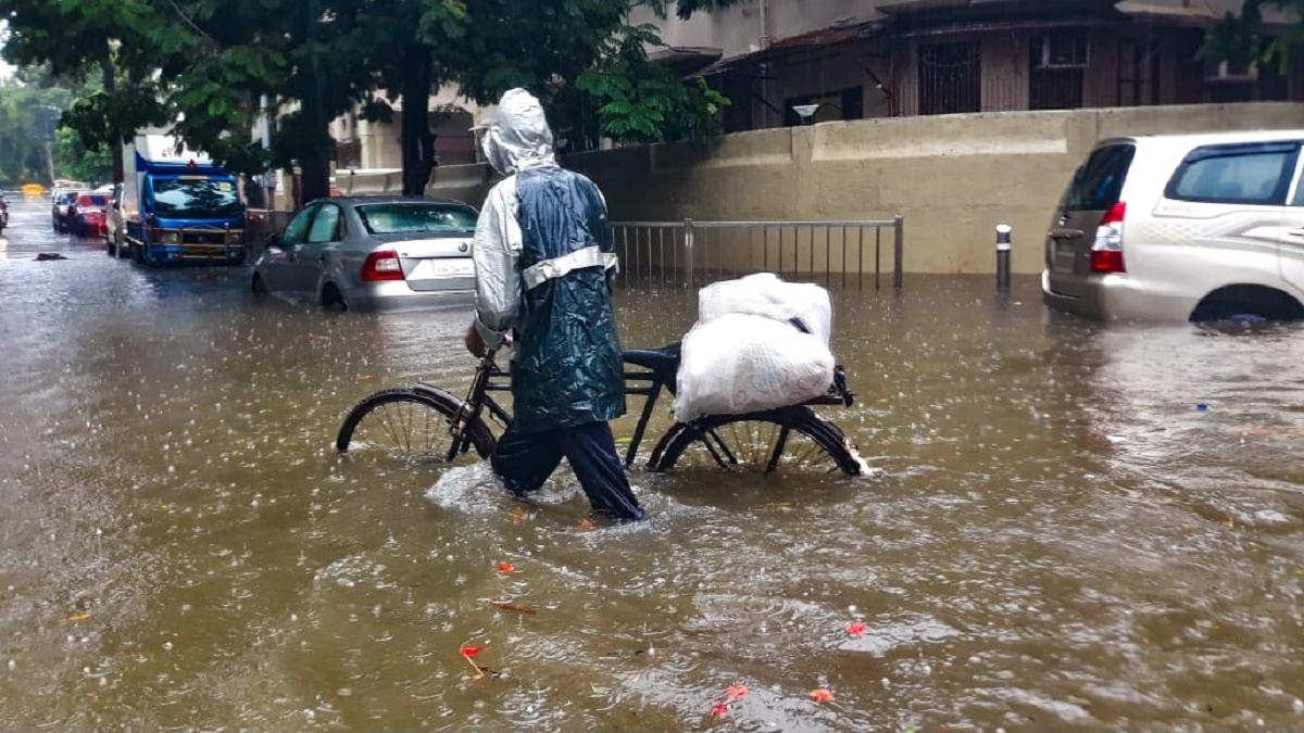 mumbai rain 4 दिल्ली-NCR में बारिश का अलर्ट जारी