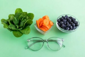 Best Foods For Your Eyes to impr आपकी आंखों के स्वास्थ्य में सुधार के लिए फ़ूड टिप्स