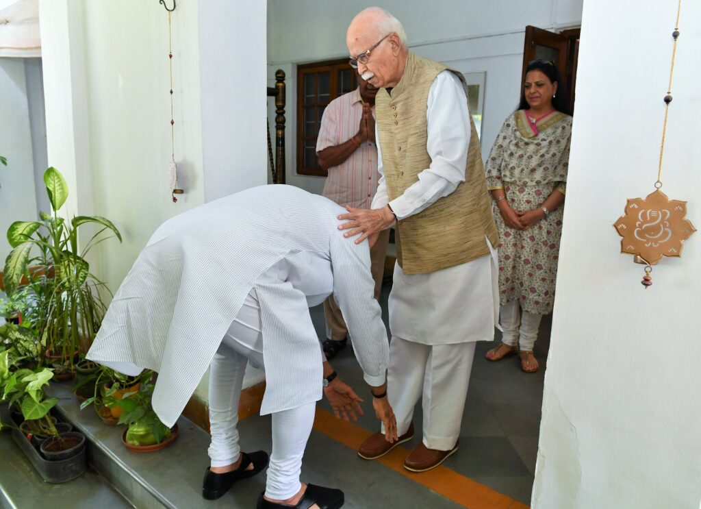 Modi Advani लालकृष्ण आडवाणी - Lal Krishna Advani