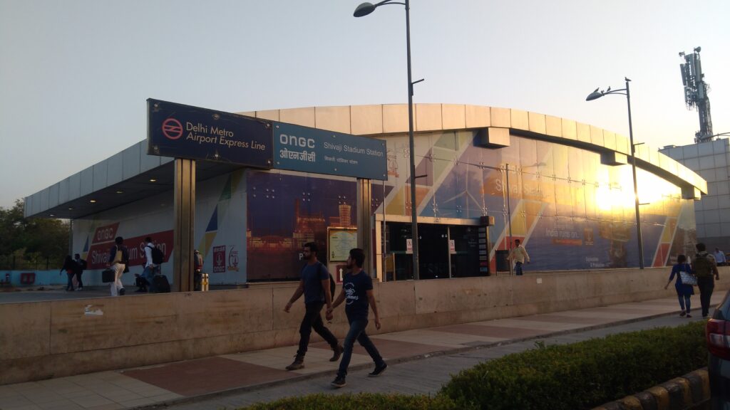 Shivaji stadium Metro station 1 अमृत उद्यान - कैसे जाएँ? नजदीकी मेट्रो स्टेशन और रजिस्ट्रेशन की प्रक्रिया 