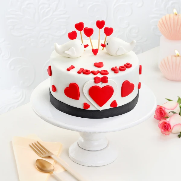 Passionate Heart Semi Fondant Cake